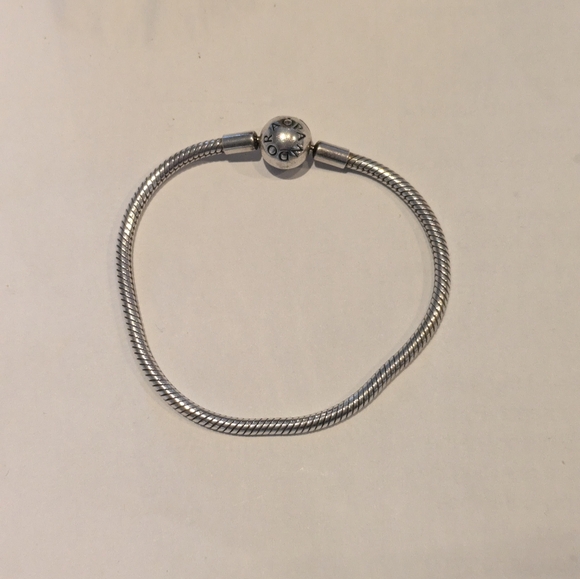 Pandora Moments Snake Chain bracelet - Picture 2 of 4